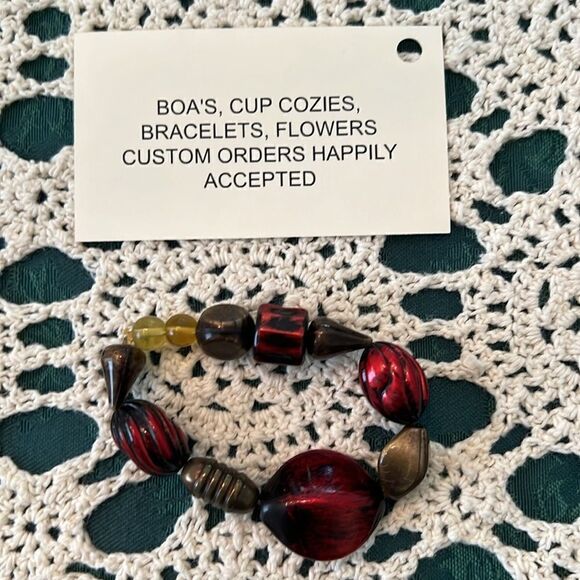 NWT Angelas Designs handmade one of a kind red and black beaded stretch bracelet - Picture 4 of 6